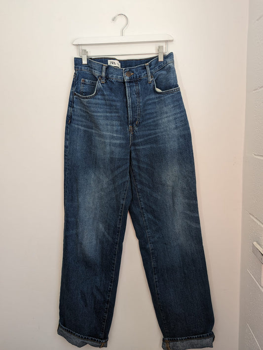 Zara Medium Wash Jeans - Size 6